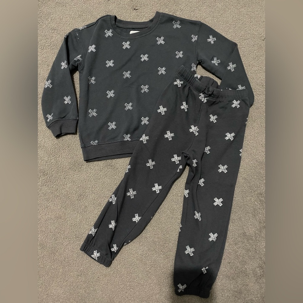 Grayson Mini outfit